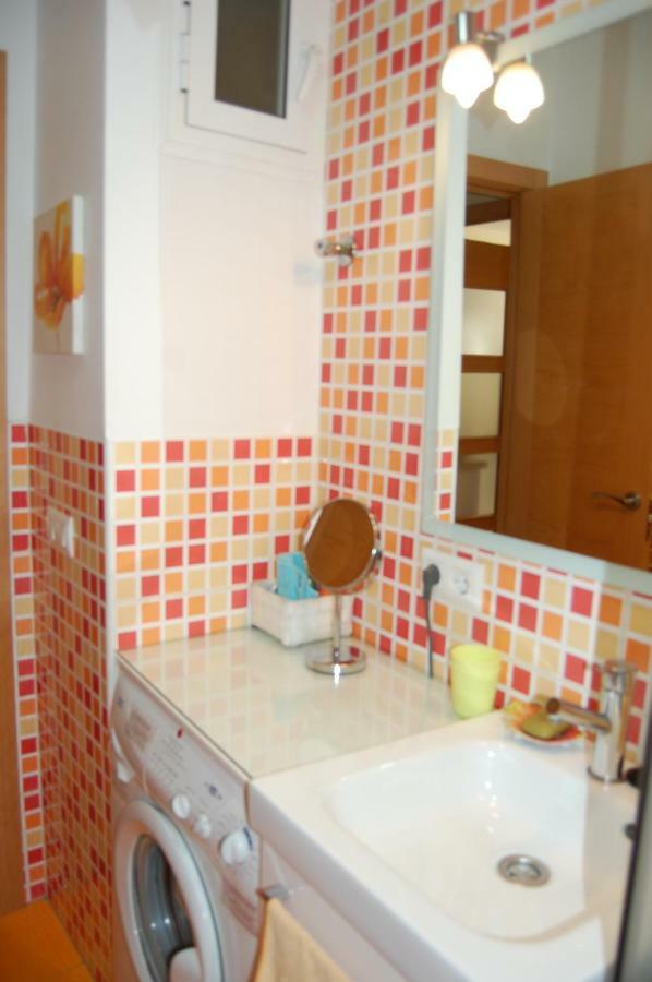 Apartamento Verde, Tranquilo, 2 D, Parking Opcional Sevilla Kültér fotó